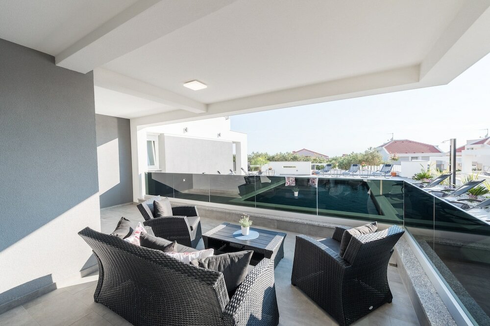 Фото Villa Magnifica Apartments with pool