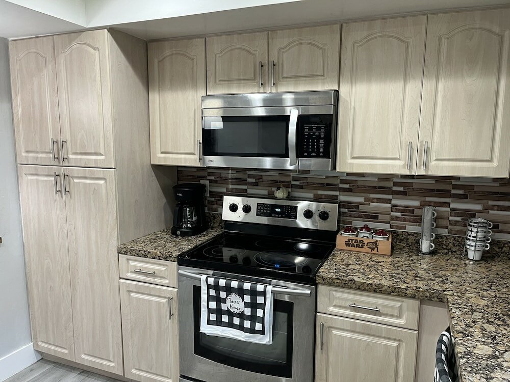 Фото Luxurious & Spacious Townhouse 6 Miles From Beach