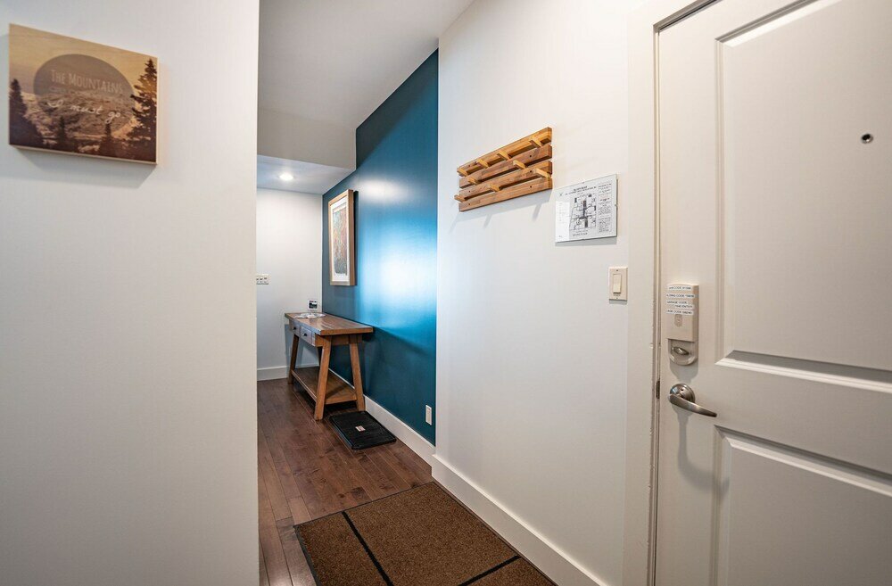 Фото Downunder Mountain Retreat by Revelstoke Vacations