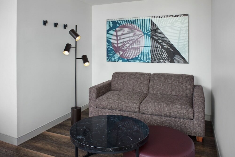 Фото Delta Hotels by Marriott Toronto