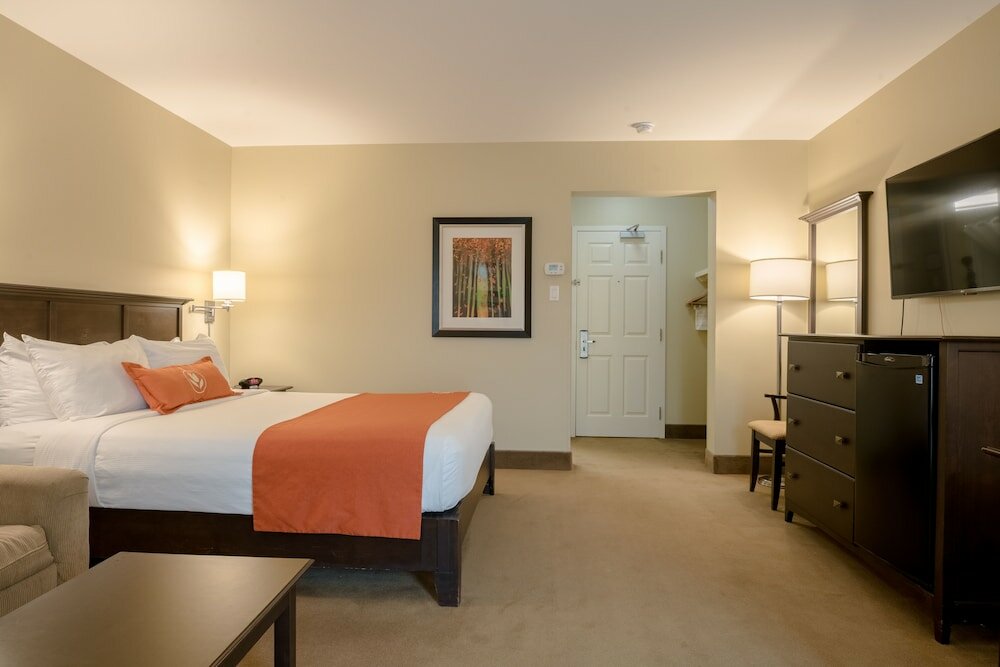 Фото Amsterdam Inn & Suites Sussex