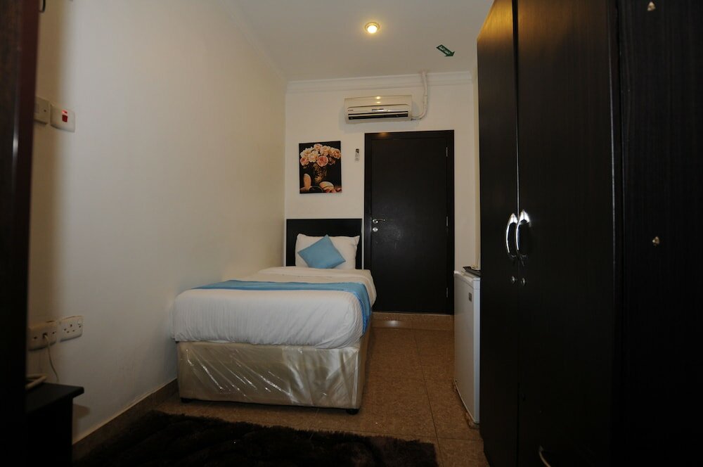 Фото Al Muhanna Plaza Hotel