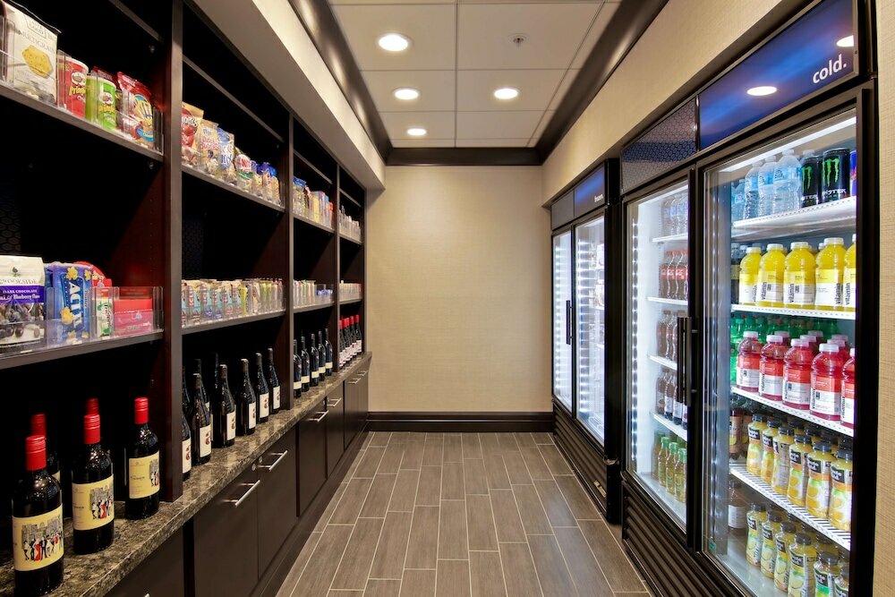 Фото Hampton Inn & Suites Bellevue Downtown-Seattle