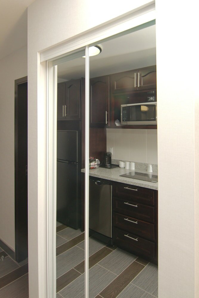 Фото Paradise Inn and Suites - Redwater