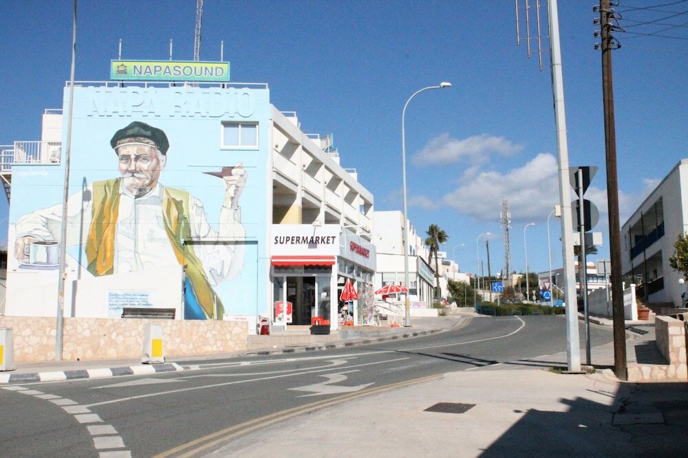 Фото A. Maos Hotel Apartments