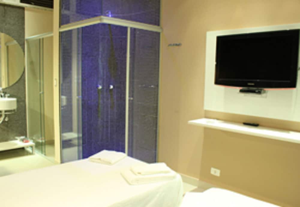 Фото Flex Inn Hotel - Adults Only