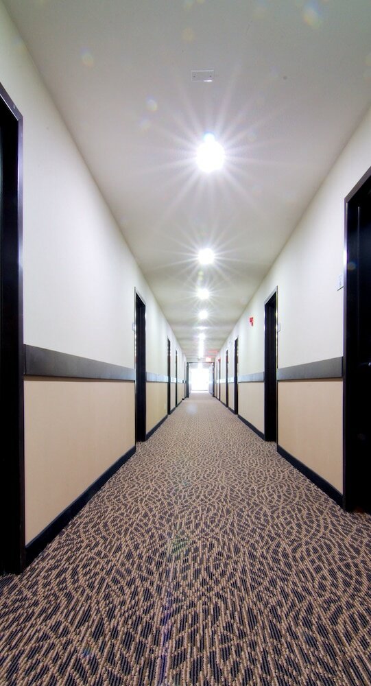 Фото Paradise Inn and Suites - Redwater