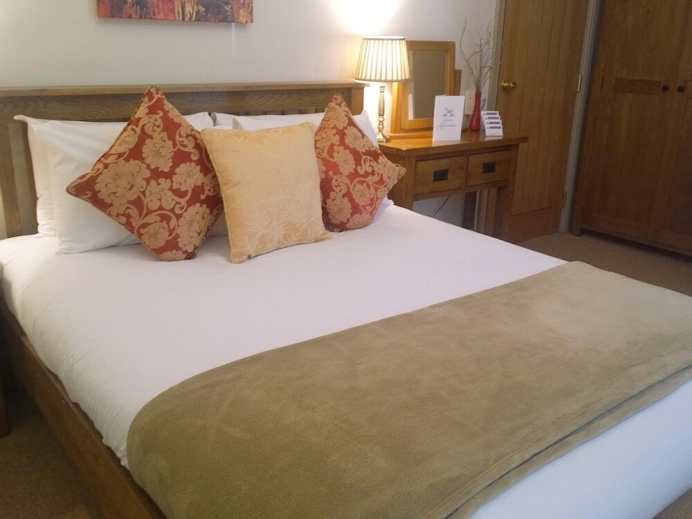 Фото The Cross Keys Inn