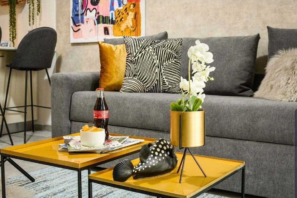 Фото J-Tower Apartments