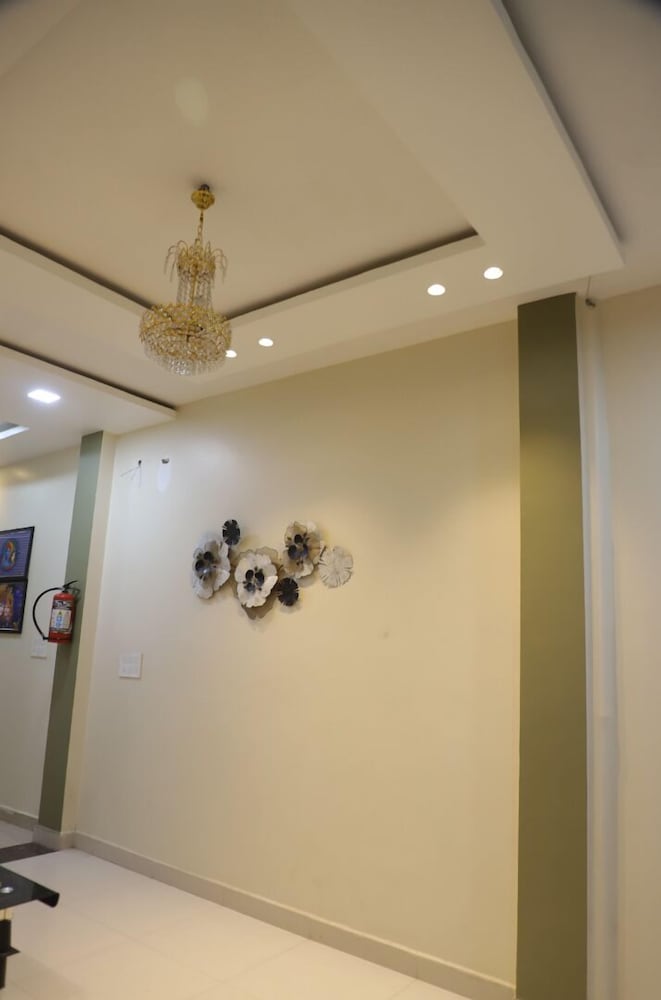 Фото Hotel Virasat Palace