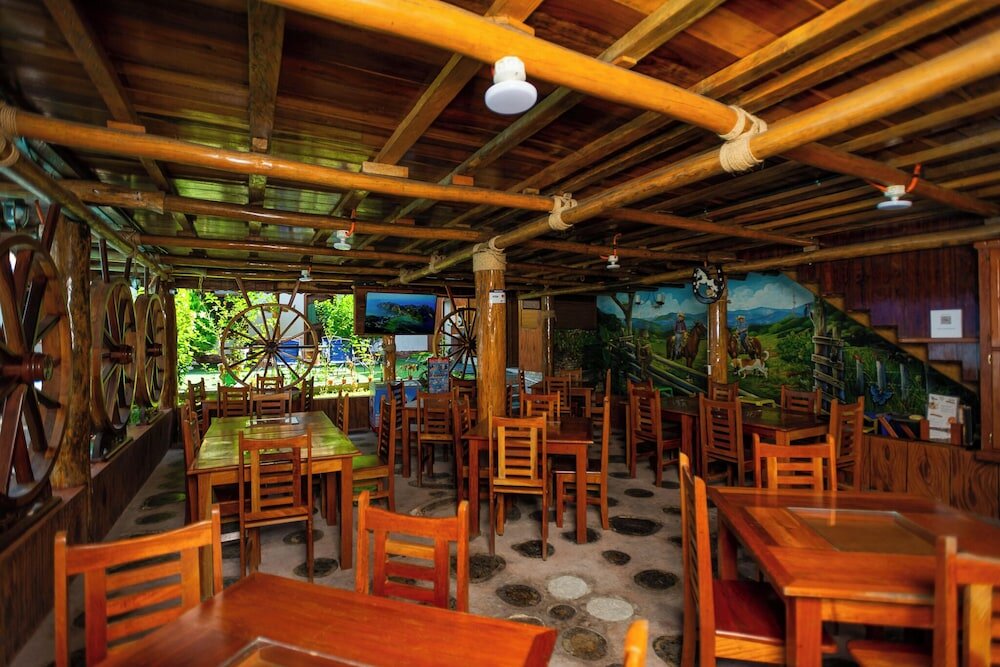 Фото Hotel y Restaurante Las Adas y Estrellas