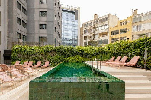 Luster Hotel