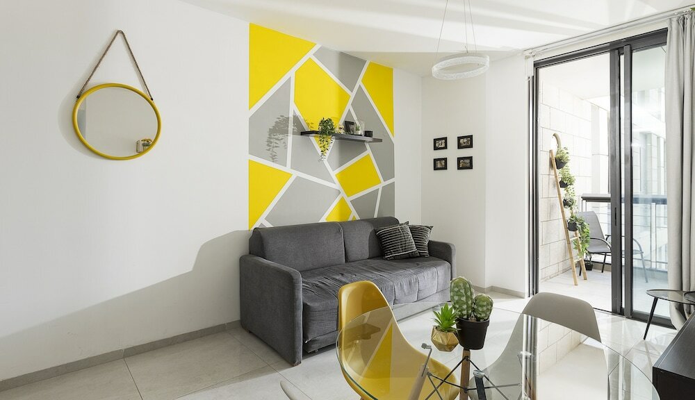 Фото J-Tower Apartments