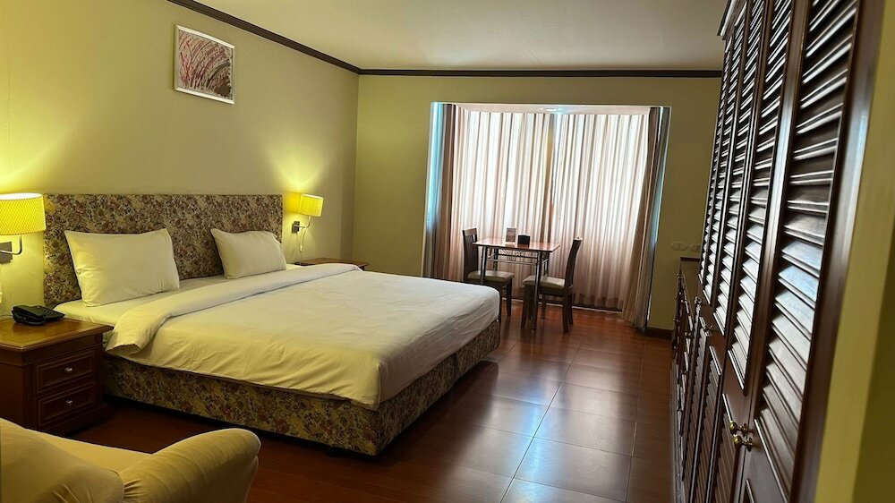 Фото Omni Tower Direct Rooms Sukhumvit Soi 4