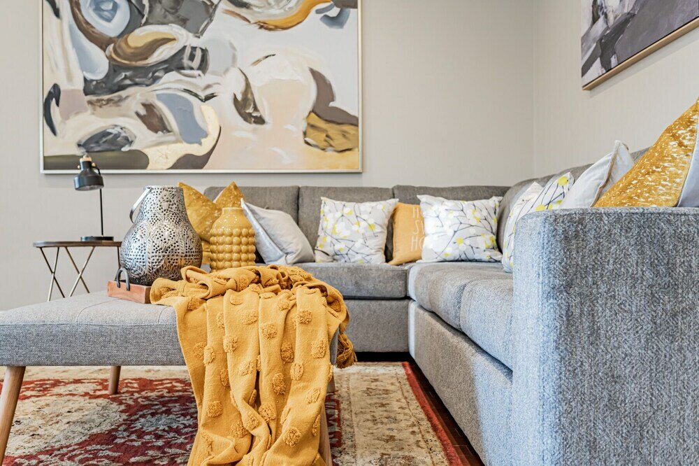 Фото Luxury Villa - Mississauga Square One