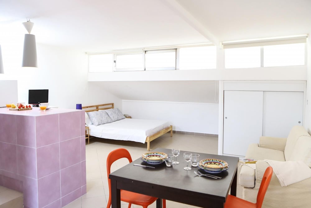 Фото Appartamento con terrazzo a Piazza Dante