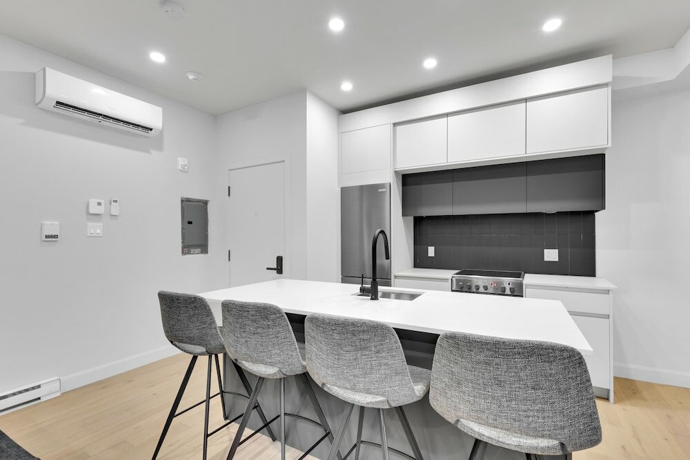 Фото Deluxe Suites Downtown Montreal