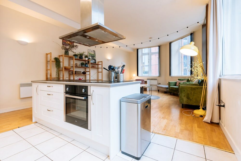 Фото Bright 2bd Flat in Manchester