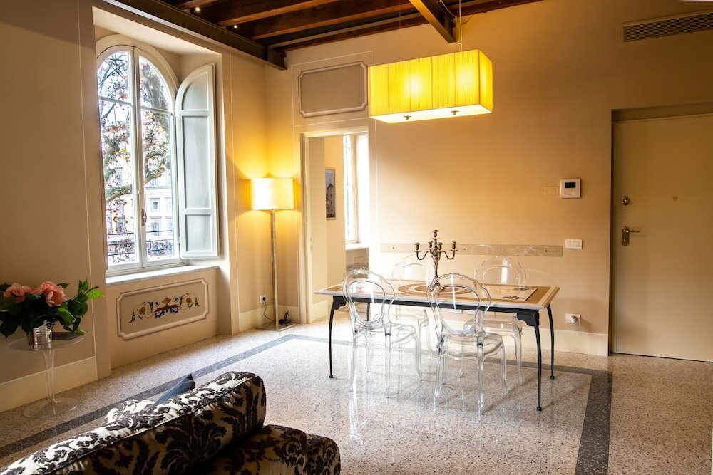 Фото Noble Floor - Luxury Apartments