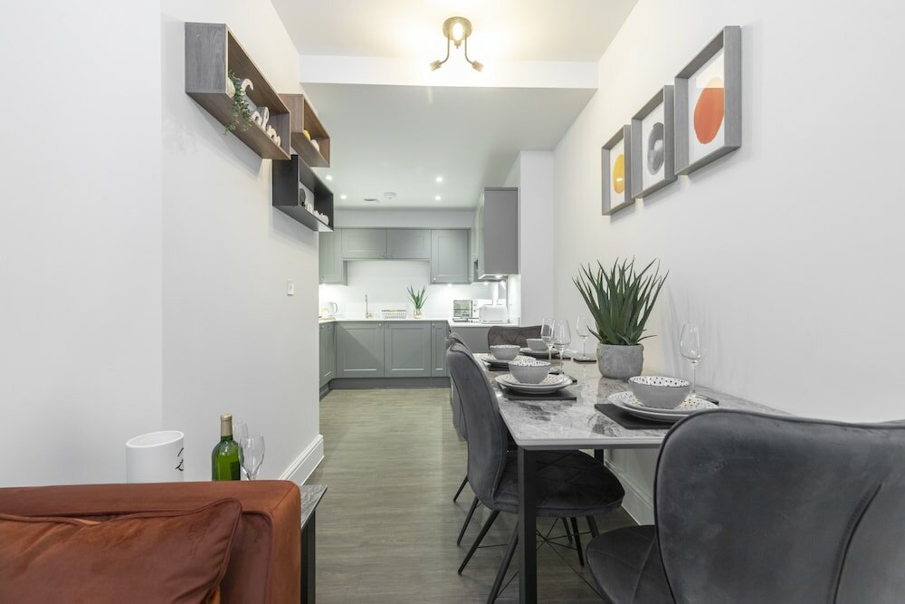 Фото Elliot Oliver - Luxury 2 Bedroom Regency Apartment With Parking & Ev Charger