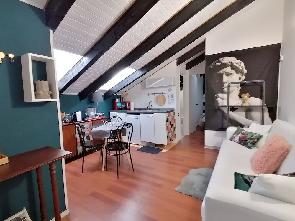 Фото Mercanti Attic Version