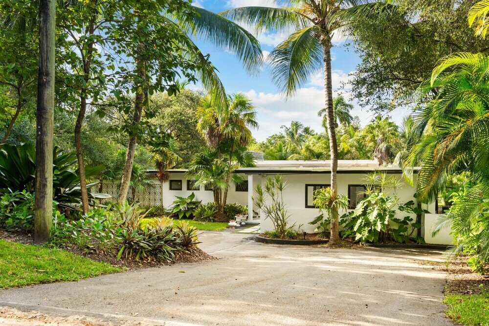 Фото Spacious Brand New 3bd Family House