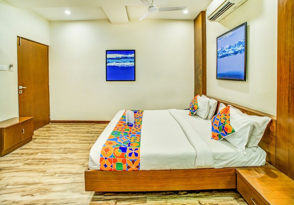 Фото Fabhotel Loharkar