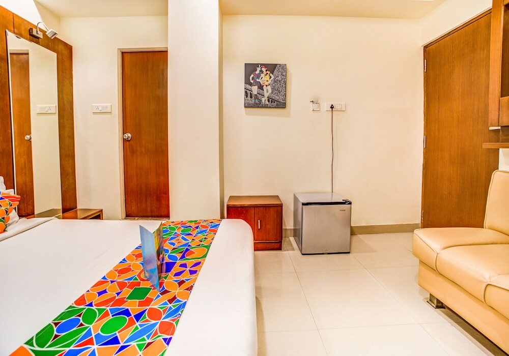 Фото Fabhotel Loharkar