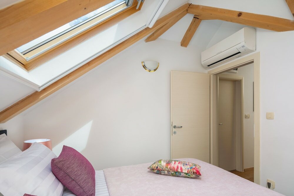 Фото Romantic apartment in the attic