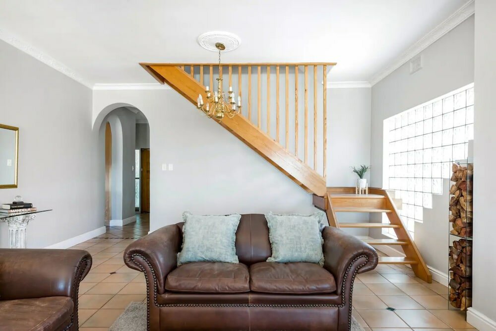 Фото 3 Bedroom Hilltop Home With Spectacular Views