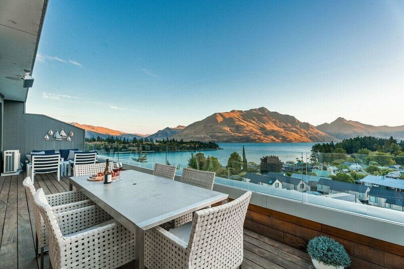 Гостиница Penthouse 416 в Куинстауне