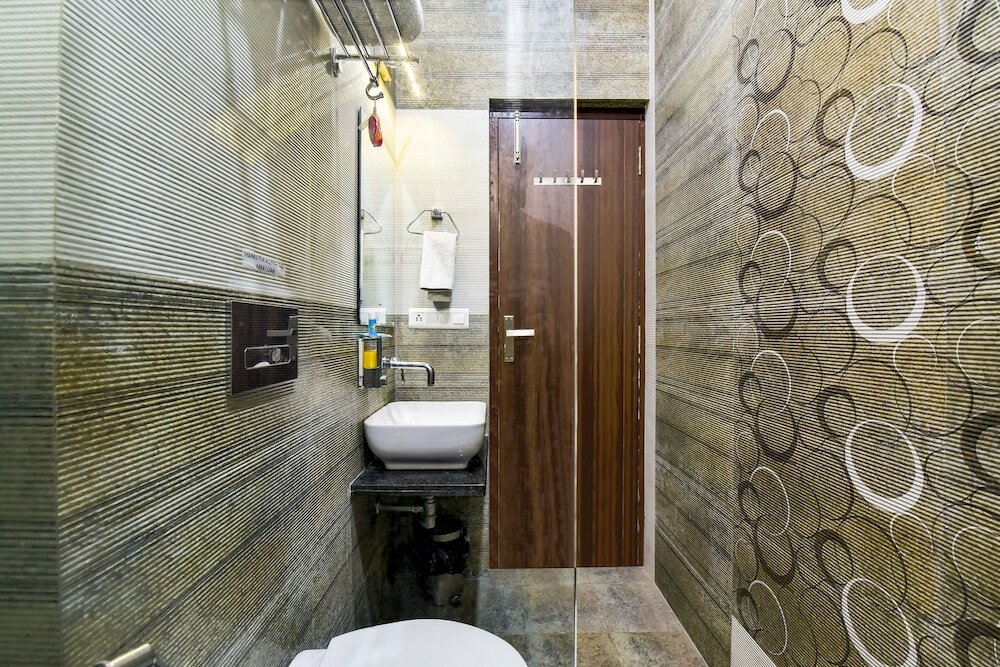 Фото Fabhotel The Castle Homestay