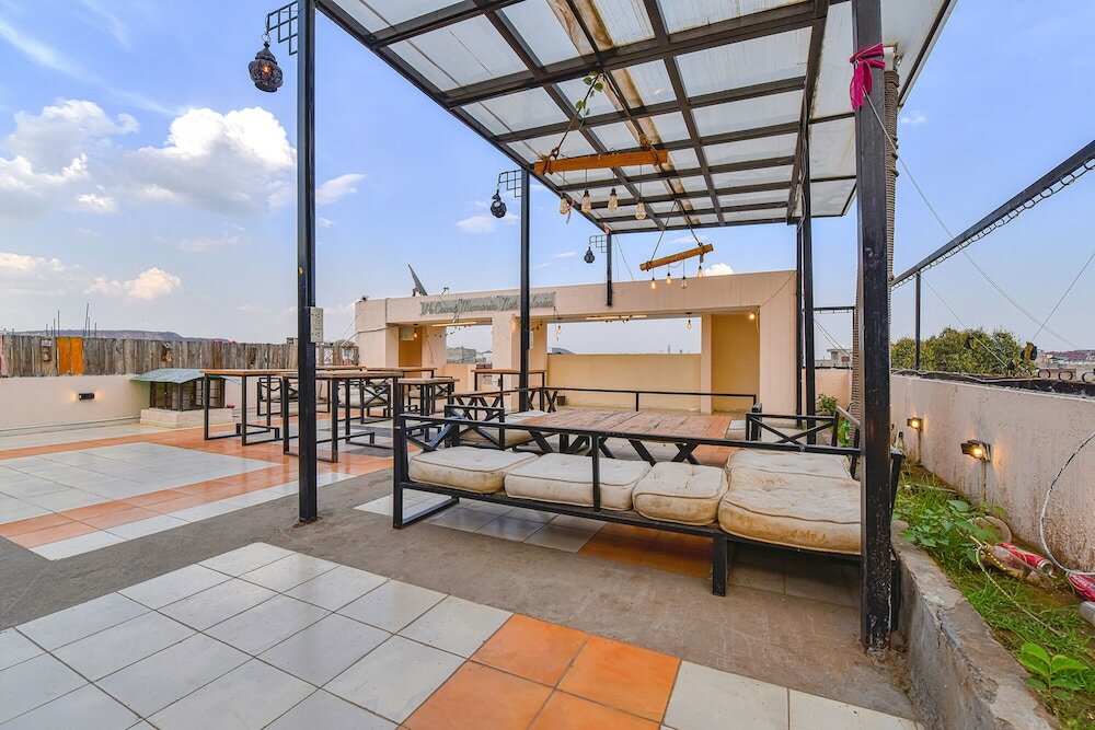 Фото Fabhotel Royal Residency