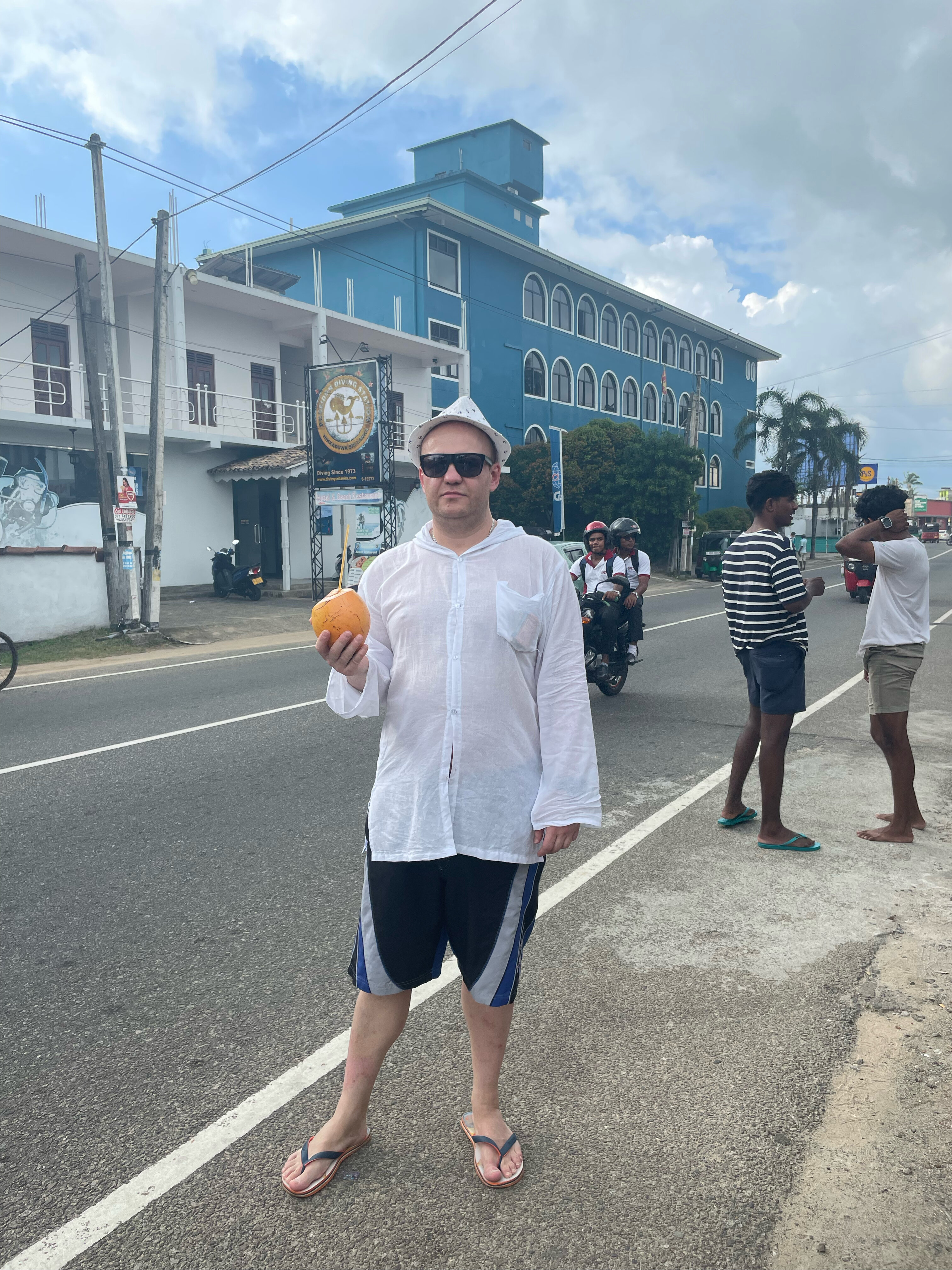 Фото Hikkaduwa Beach Hotel