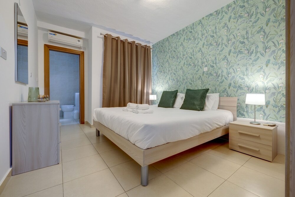 Фото Sliema Tigne Suites
