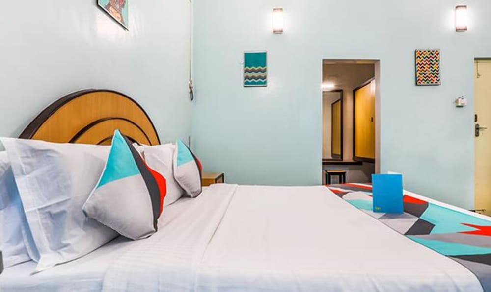 Фото Oyo 7829 Santhi inn