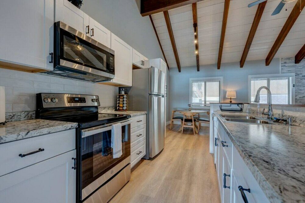 Фото Spacious 1br Cozy Cabin with Patio & Extra Bed