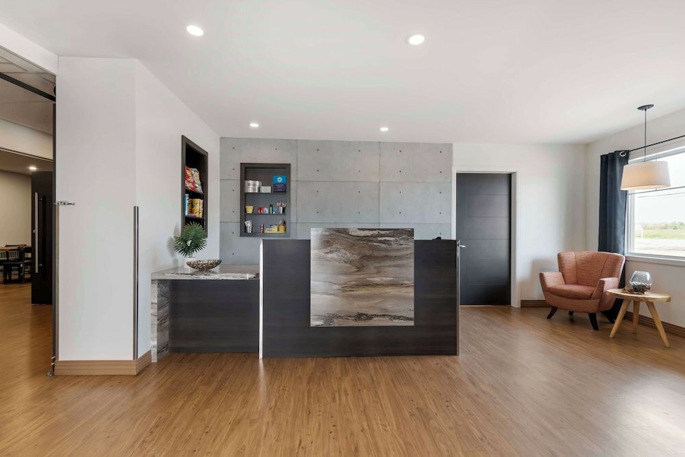 Фото Villa Inn & Suites SureStay Collection by Best Western