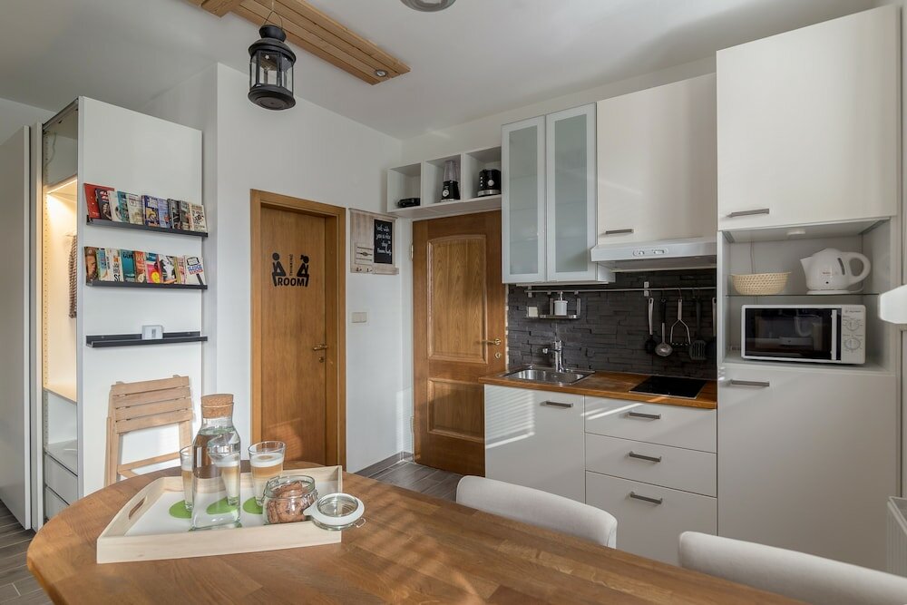 Фото Rooms and Apartments in Eagle's Nest