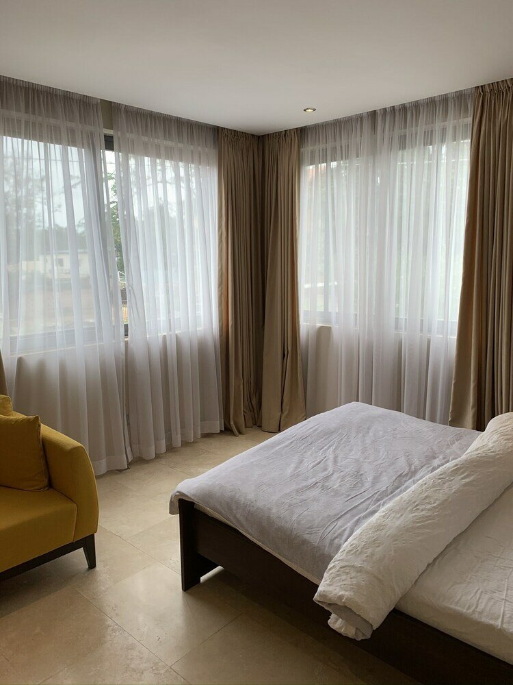 Фото Euneva Court Townhouses - Bentley Place