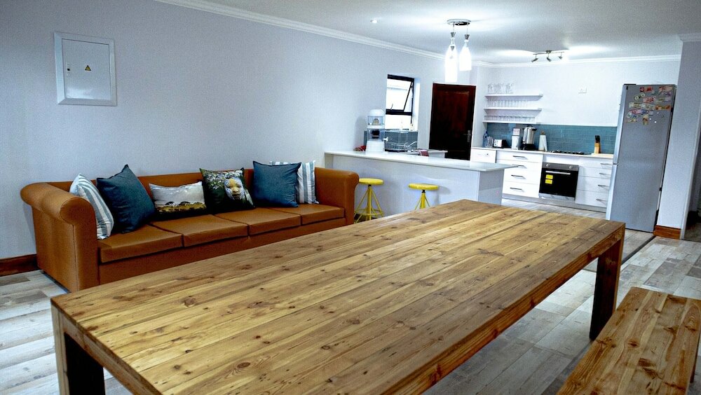 Фото Explorer Backpackers