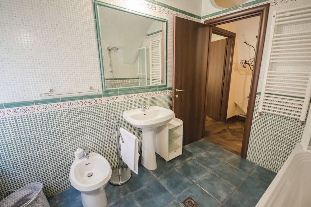 Фото Garisenda Lodge