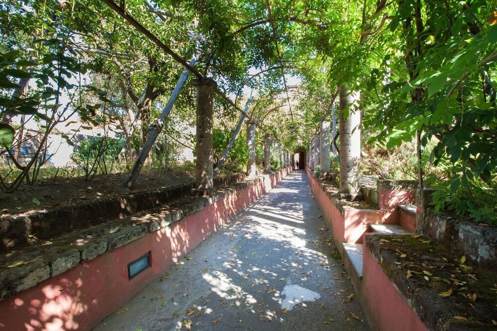 Фото Caluga House