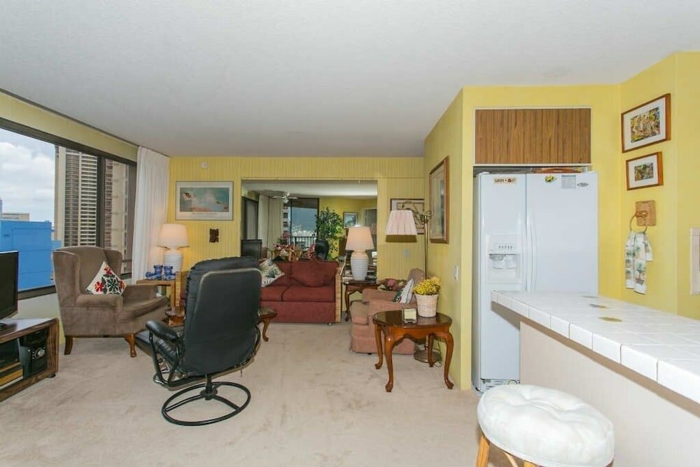 Фото Spacious Condos With Private Balcony at Discovery Bay - Free Wifi, Near Beaches!