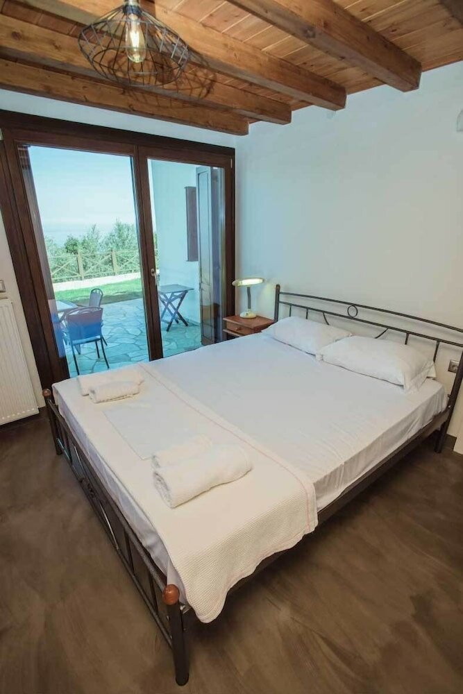 Фото Villa Mylopotamos