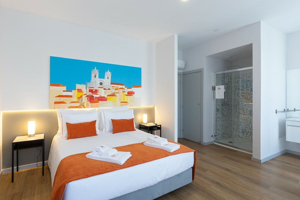 Фото Serra do Pilar Porto Suites