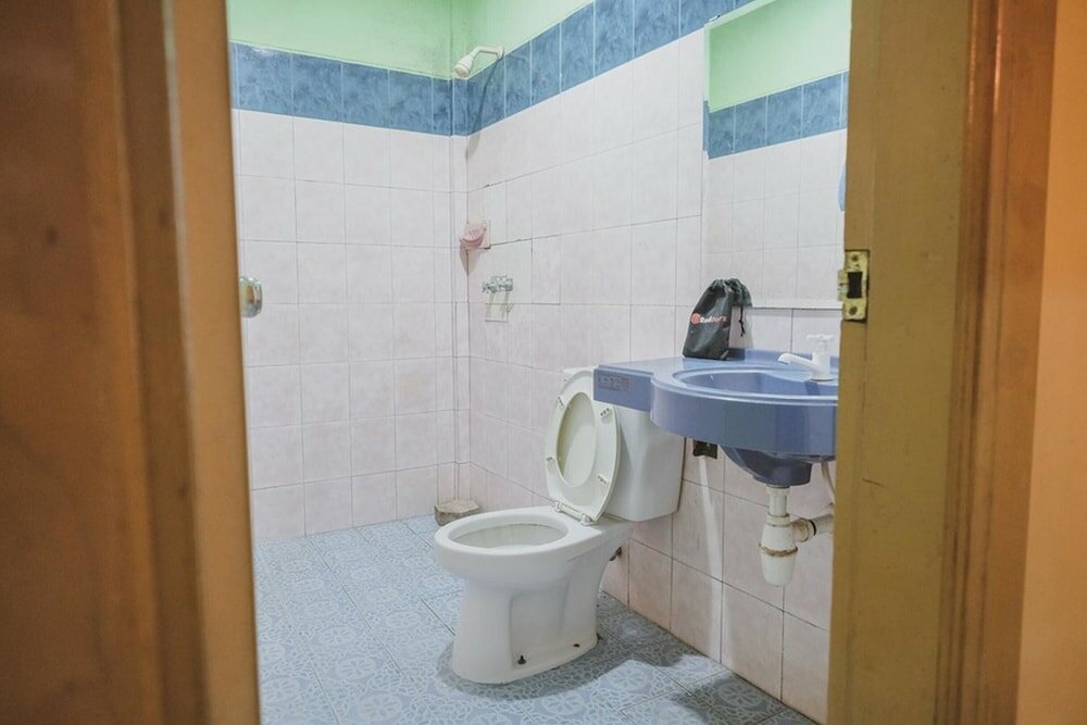 Фото RedDoorz Plus near Tugu Tari TheHok Jambi