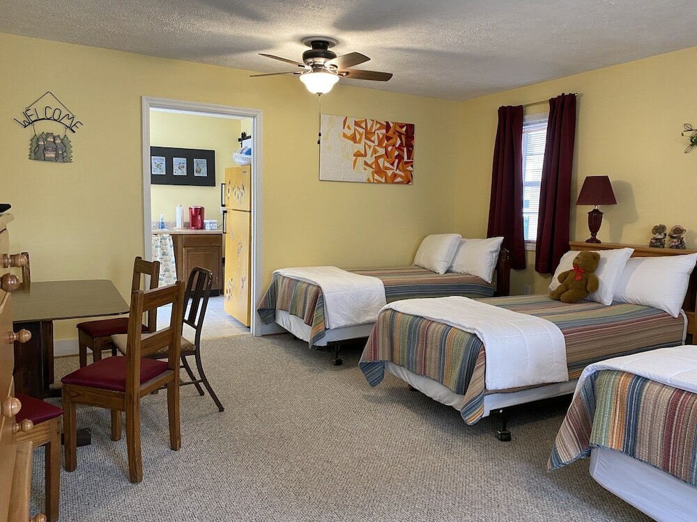 Фото The Dancing Bear Inn