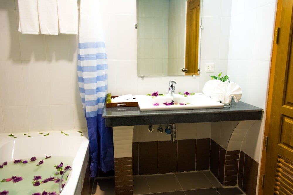 Фото Lin Unity Win Hotel