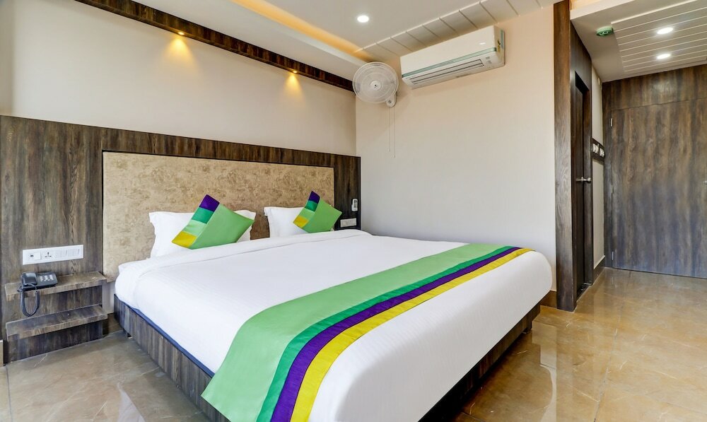 Фото Hotel Bikalal